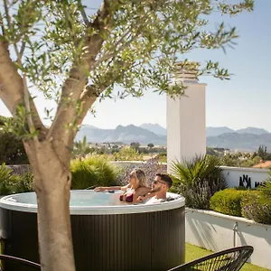 https://apartamentos-martalia-arenal.es-andalucia.com